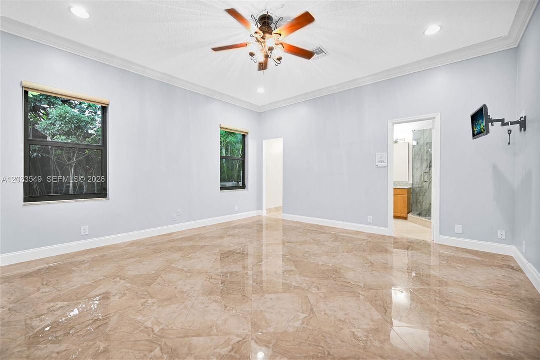 For Rent: $6,900 (5 beds, 4 baths, 3182 Square Feet)