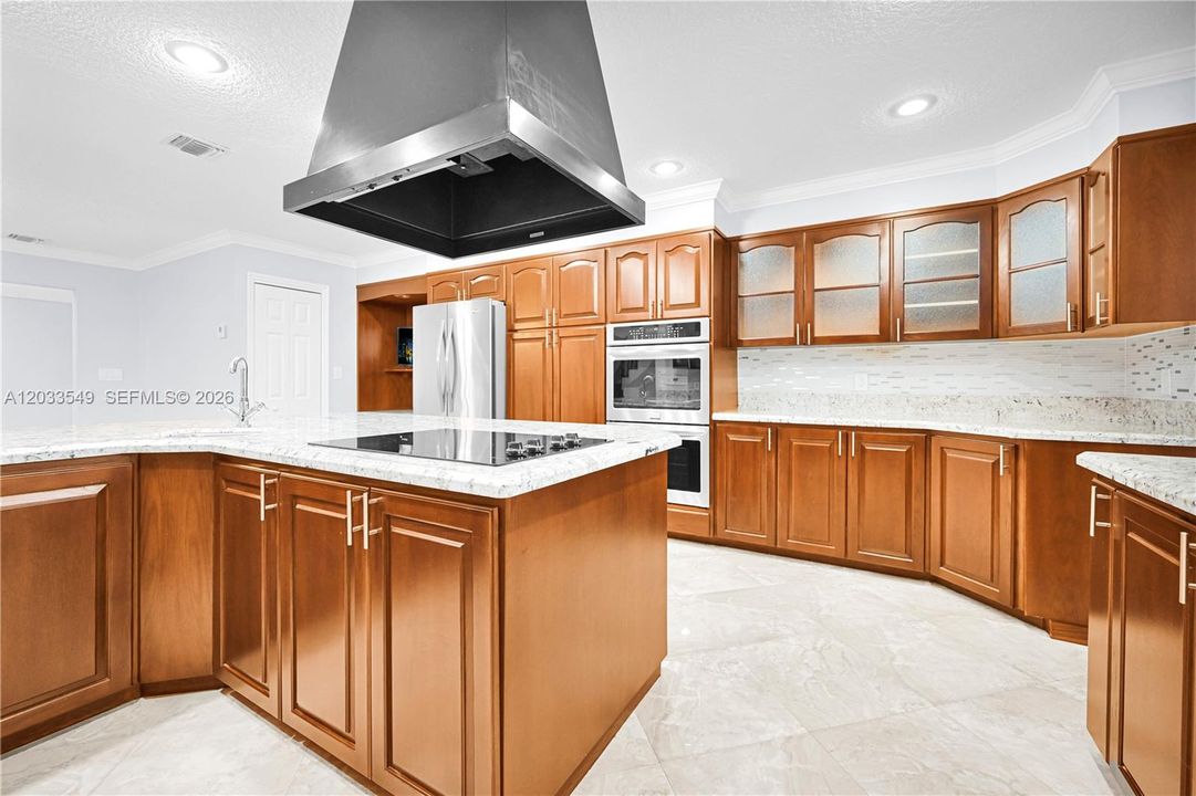 For Rent: $6,900 (5 beds, 4 baths, 3182 Square Feet)