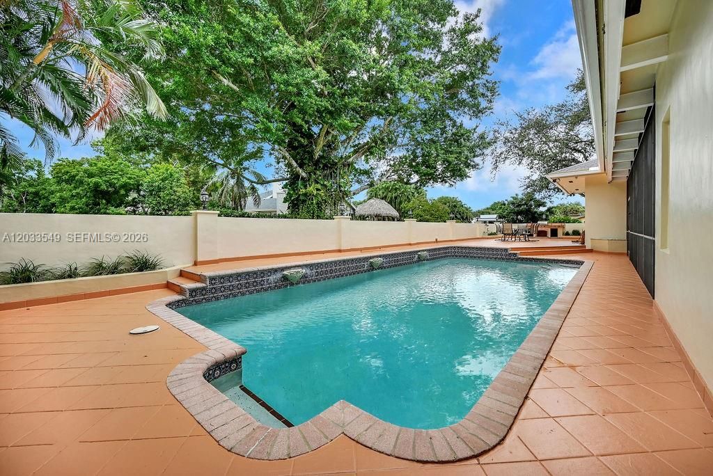 For Rent: $6,900 (5 beds, 4 baths, 3182 Square Feet)