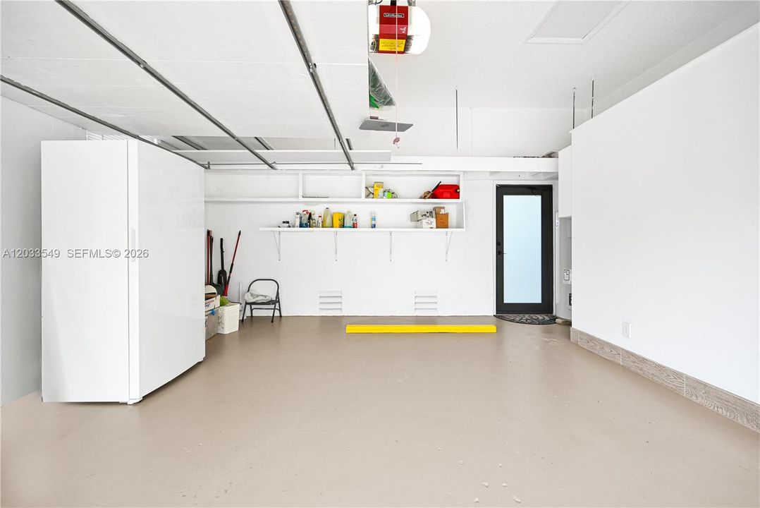 For Rent: $6,900 (5 beds, 4 baths, 3182 Square Feet)