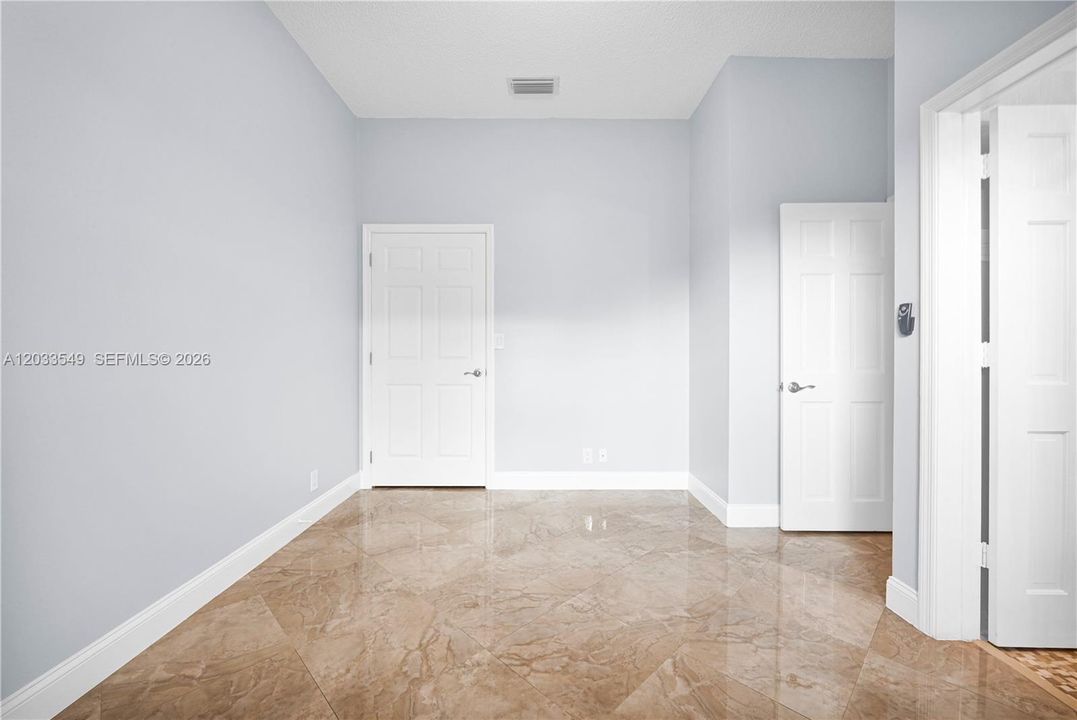 For Rent: $6,900 (5 beds, 4 baths, 3182 Square Feet)