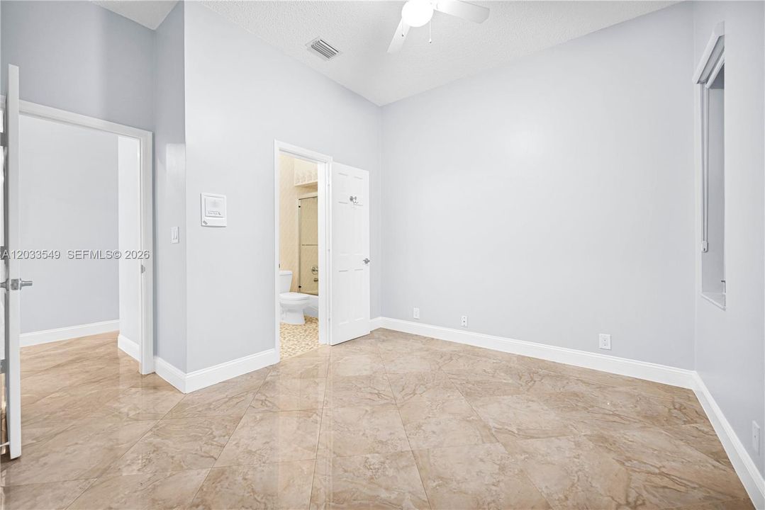 For Rent: $6,900 (5 beds, 4 baths, 3182 Square Feet)