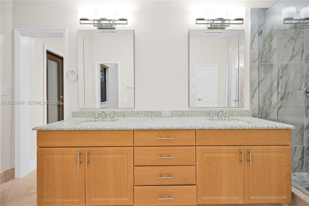 For Rent: $6,900 (5 beds, 4 baths, 3182 Square Feet)