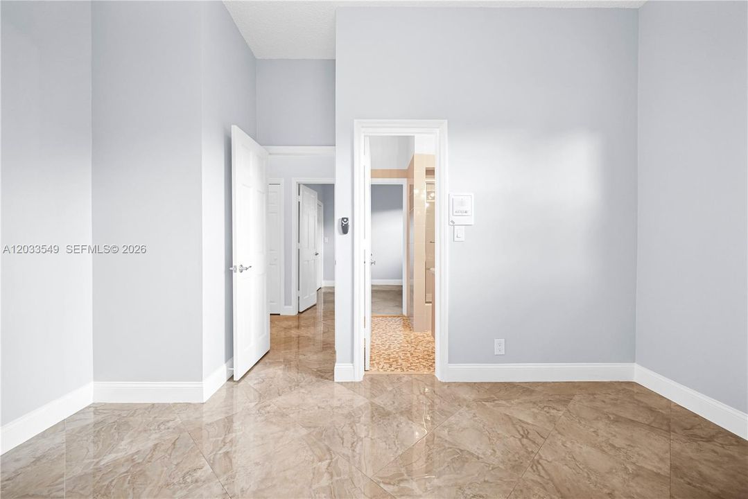 For Rent: $6,900 (5 beds, 4 baths, 3182 Square Feet)