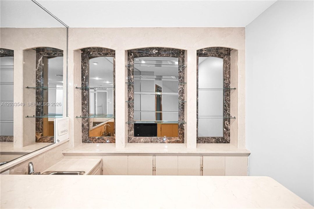 For Rent: $6,900 (5 beds, 4 baths, 3182 Square Feet)