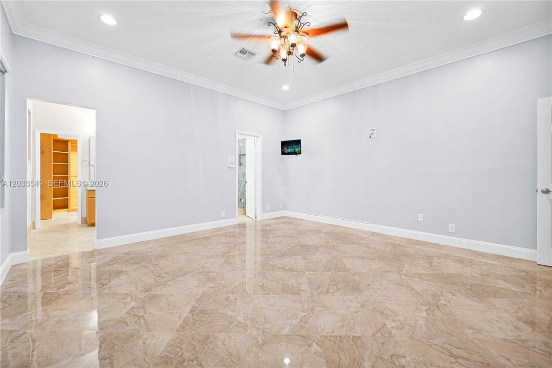 For Rent: $6,900 (5 beds, 4 baths, 3182 Square Feet)