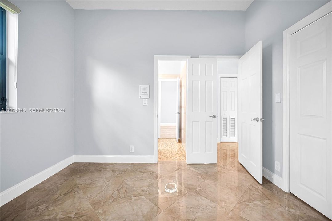 For Rent: $6,900 (5 beds, 4 baths, 3182 Square Feet)