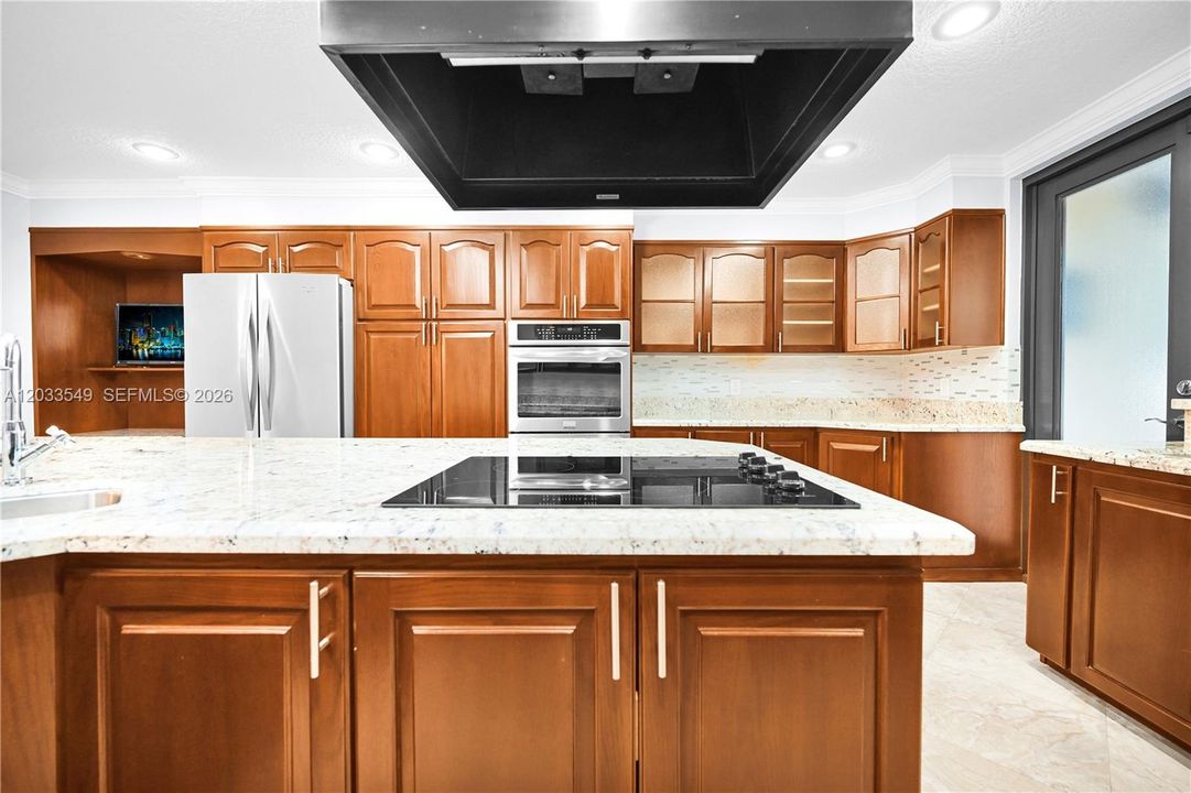 For Rent: $6,900 (5 beds, 4 baths, 3182 Square Feet)