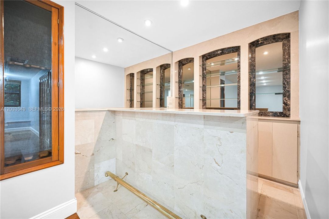 For Rent: $6,900 (5 beds, 4 baths, 3182 Square Feet)