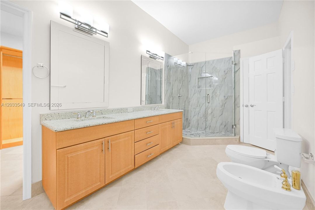 For Rent: $6,900 (5 beds, 4 baths, 3182 Square Feet)