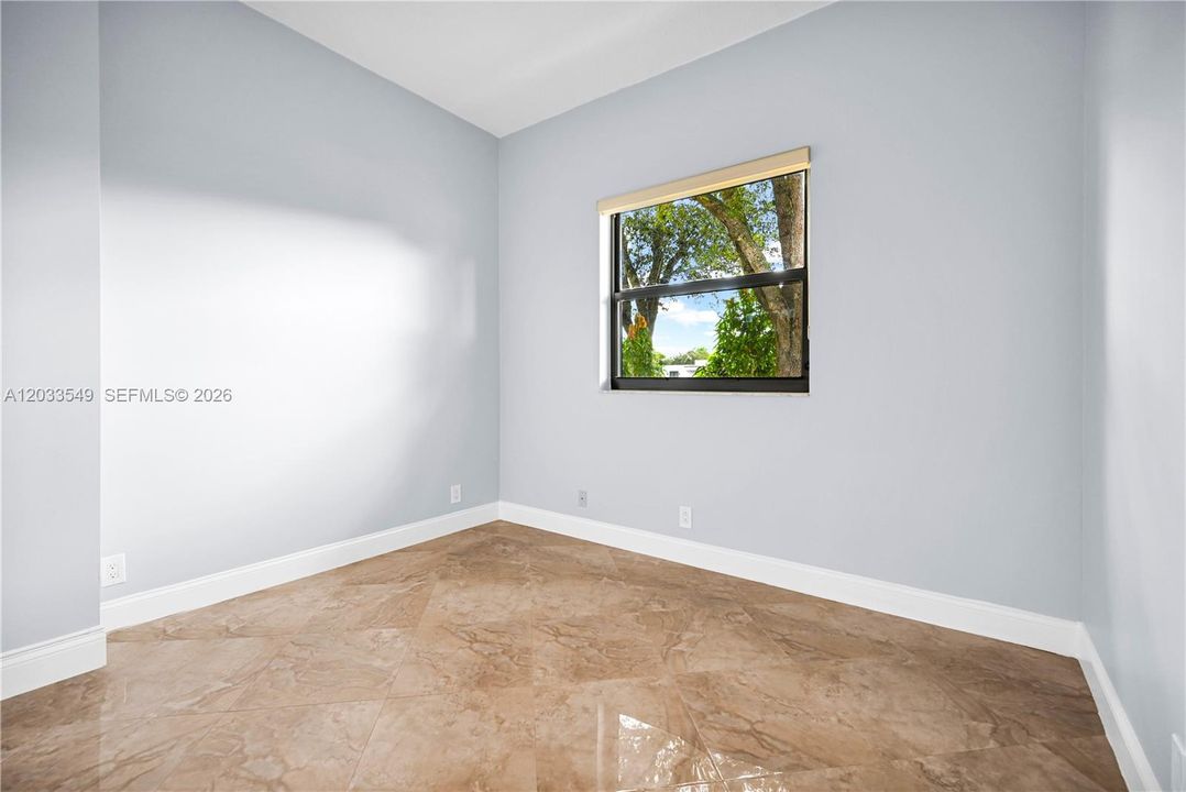For Rent: $6,900 (5 beds, 4 baths, 3182 Square Feet)