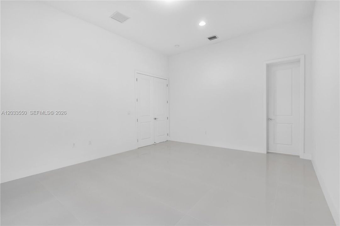 Bedroom 5 (downstairs)