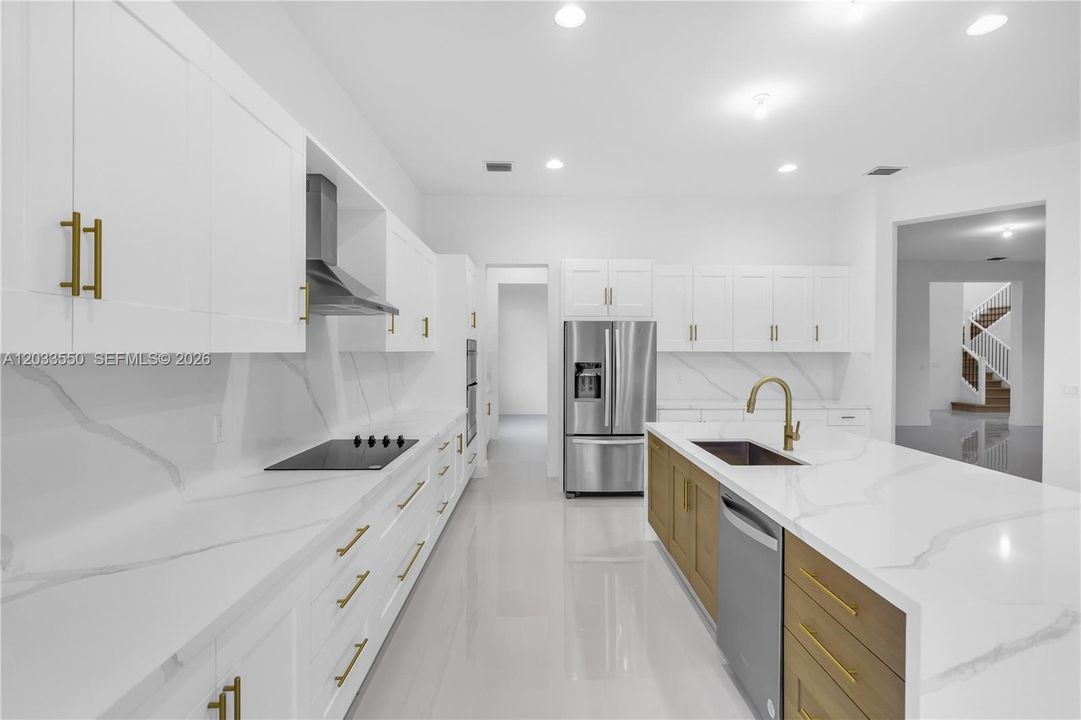 En Venta: $2,450,000 (6 camas, 6 baños, 5918 Pies cuadrados)