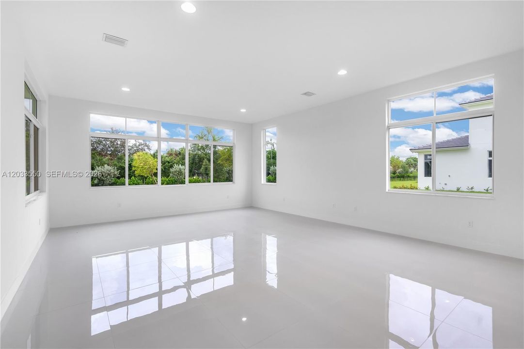 En Venta: $2,450,000 (6 camas, 6 baños, 5918 Pies cuadrados)