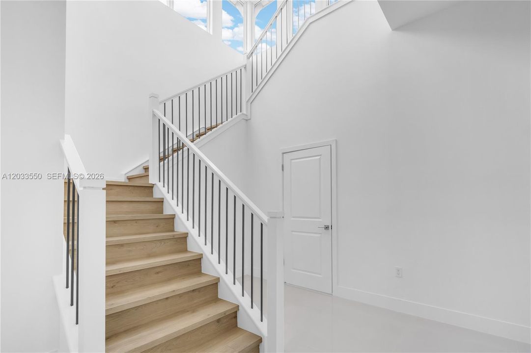 En Venta: $2,450,000 (6 camas, 6 baños, 5918 Pies cuadrados)