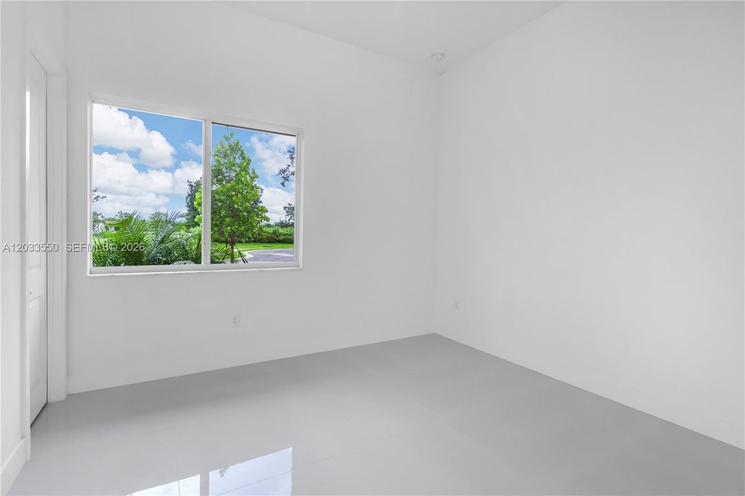 independent apartment (bedroom 5)