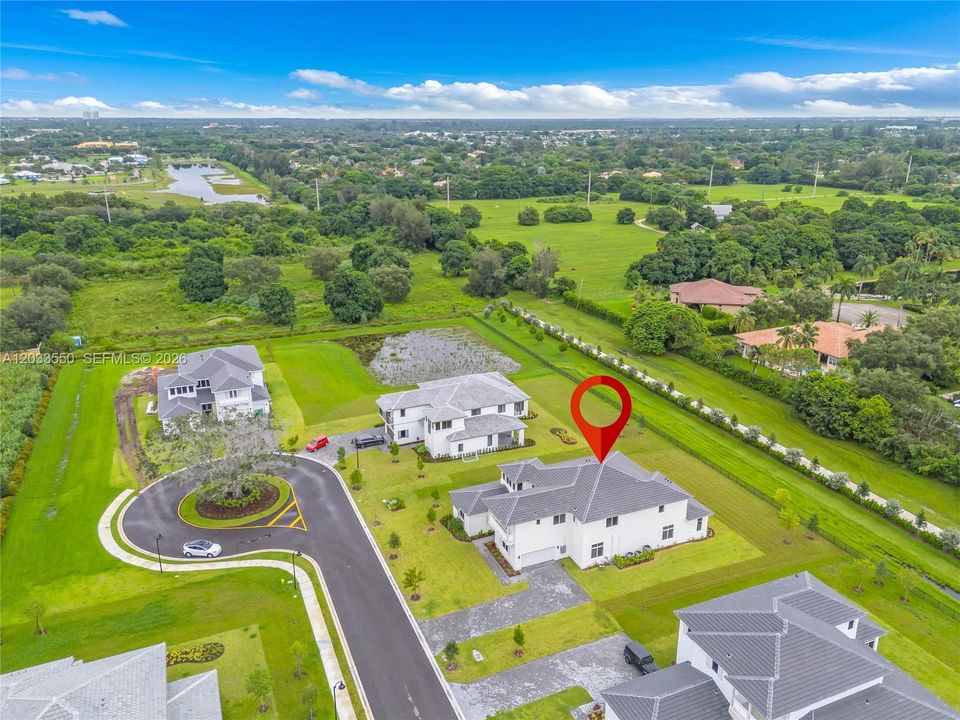 En Venta: $2,450,000 (6 camas, 6 baños, 5918 Pies cuadrados)
