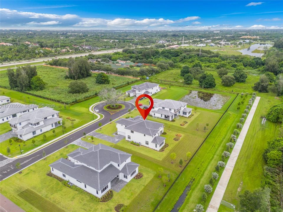 En Venta: $2,450,000 (6 camas, 6 baños, 5918 Pies cuadrados)