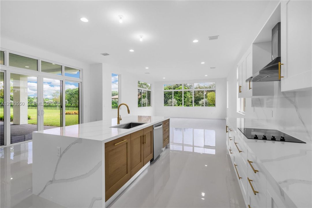 En Venta: $2,450,000 (6 camas, 6 baños, 5918 Pies cuadrados)