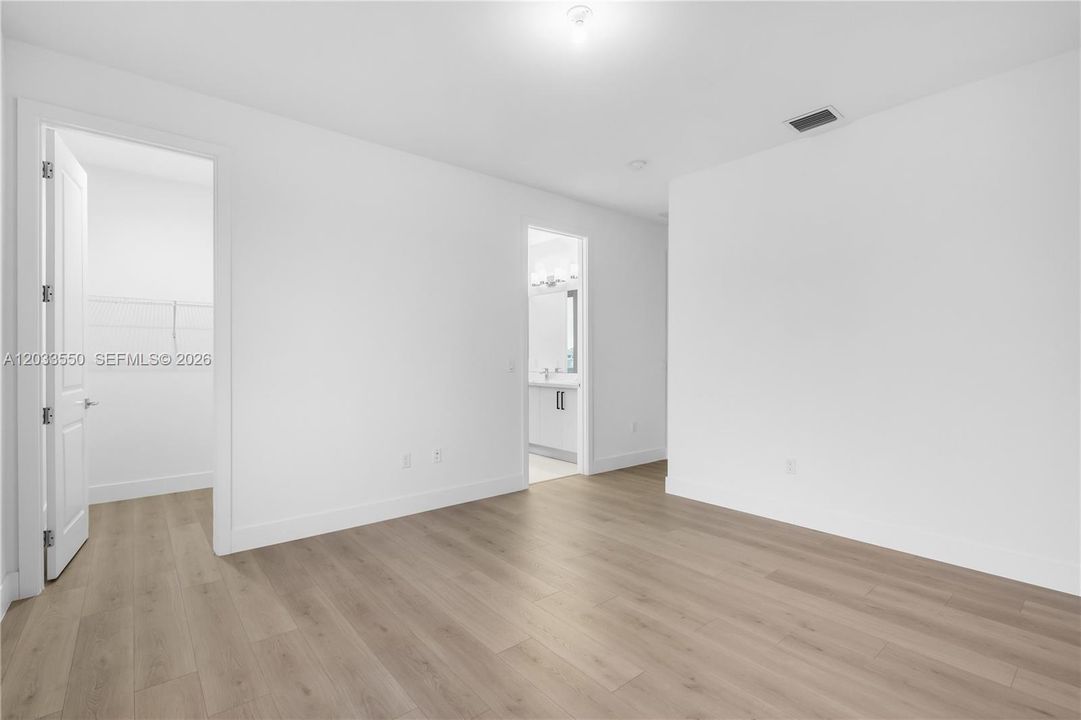 Upstairs room 2