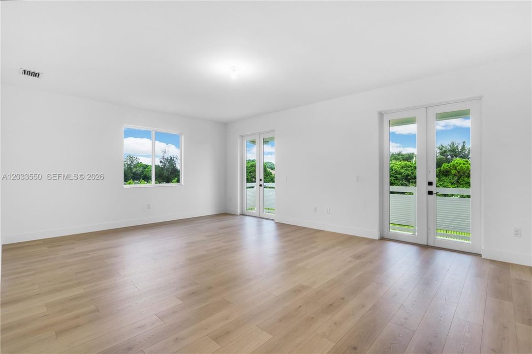 En Venta: $2,450,000 (6 camas, 6 baños, 5918 Pies cuadrados)