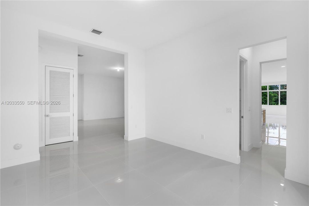 En Venta: $2,450,000 (6 camas, 6 baños, 5918 Pies cuadrados)