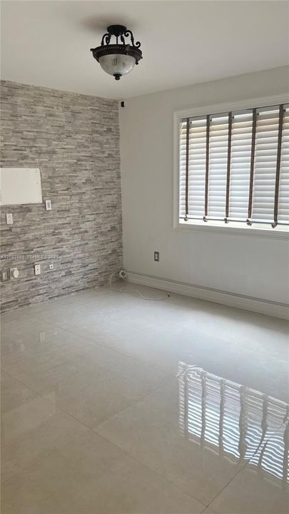 For Rent: $2,695 (3 beds, 2 baths, 1220 Square Feet)