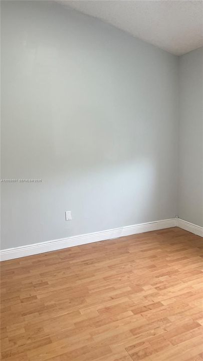 For Rent: $2,695 (3 beds, 2 baths, 1220 Square Feet)