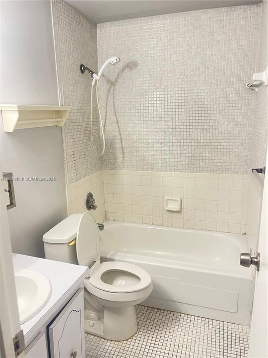 For Sale: $280,000 (2 beds, 2 baths, 954 Square Feet)