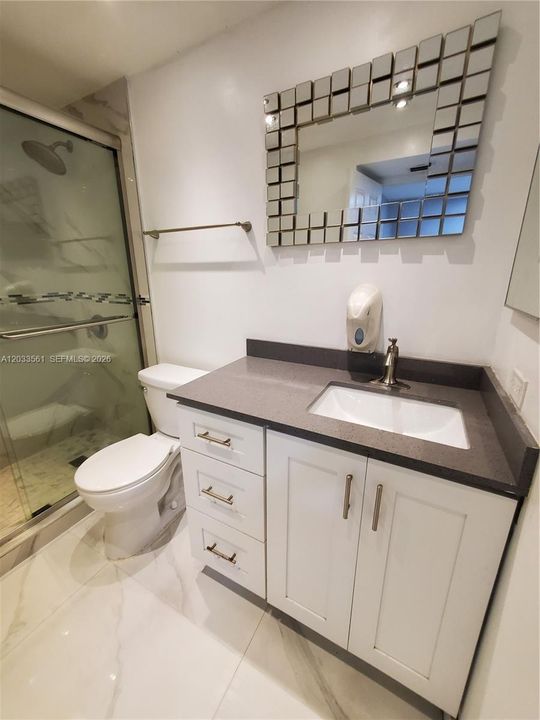 For Rent: $2,050 (1 beds, 1 baths, 710 Square Feet)