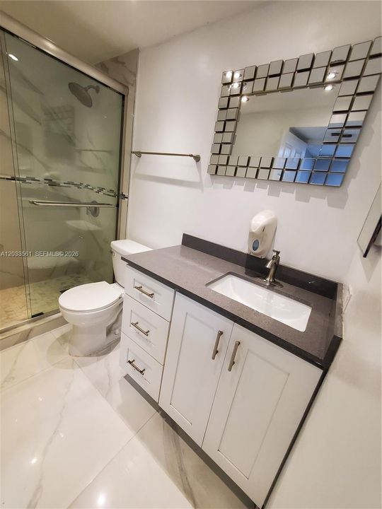 For Rent: $2,050 (1 beds, 1 baths, 710 Square Feet)