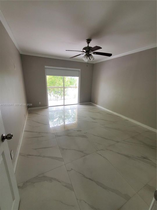 For Rent: $2,050 (1 beds, 1 baths, 710 Square Feet)