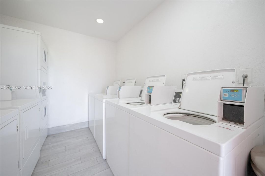 En Venta: $250,000 (2 camas, 1 baños, 955 Pies cuadrados)