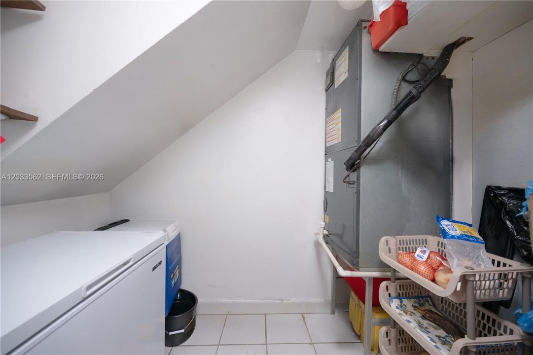 En Venta: $250,000 (2 camas, 1 baños, 955 Pies cuadrados)