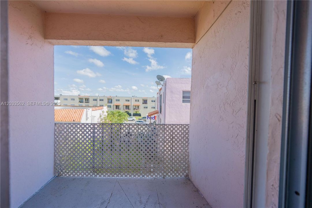En Venta: $250,000 (2 camas, 1 baños, 955 Pies cuadrados)