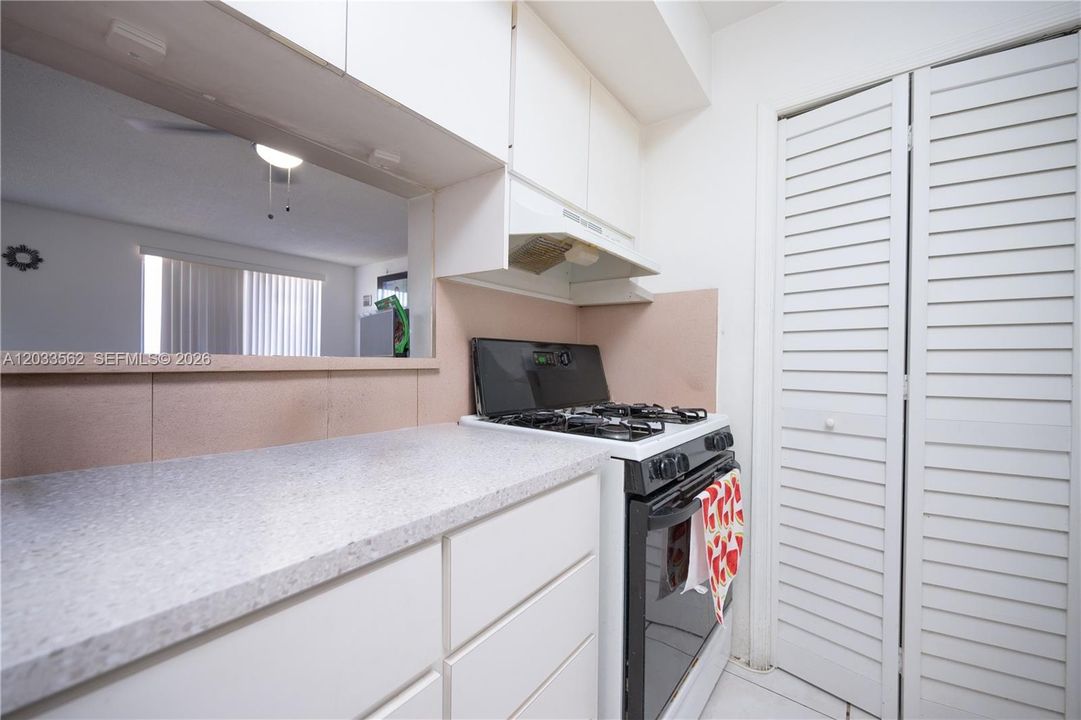 En Venta: $250,000 (2 camas, 1 baños, 955 Pies cuadrados)