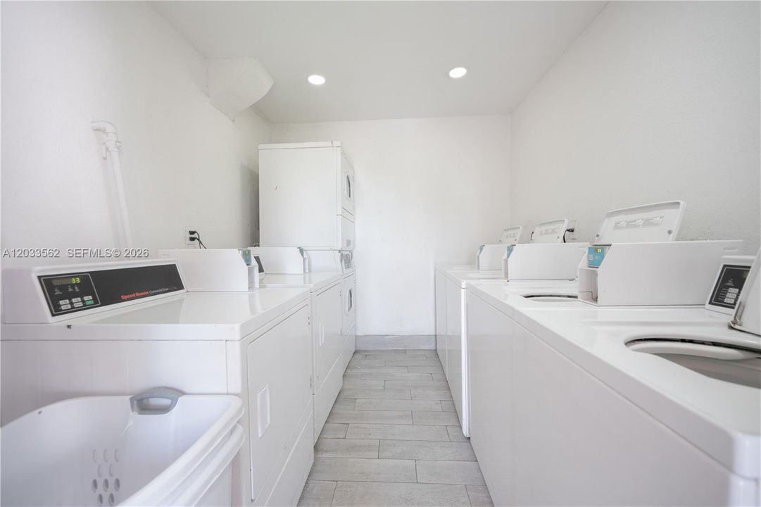 En Venta: $250,000 (2 camas, 1 baños, 955 Pies cuadrados)