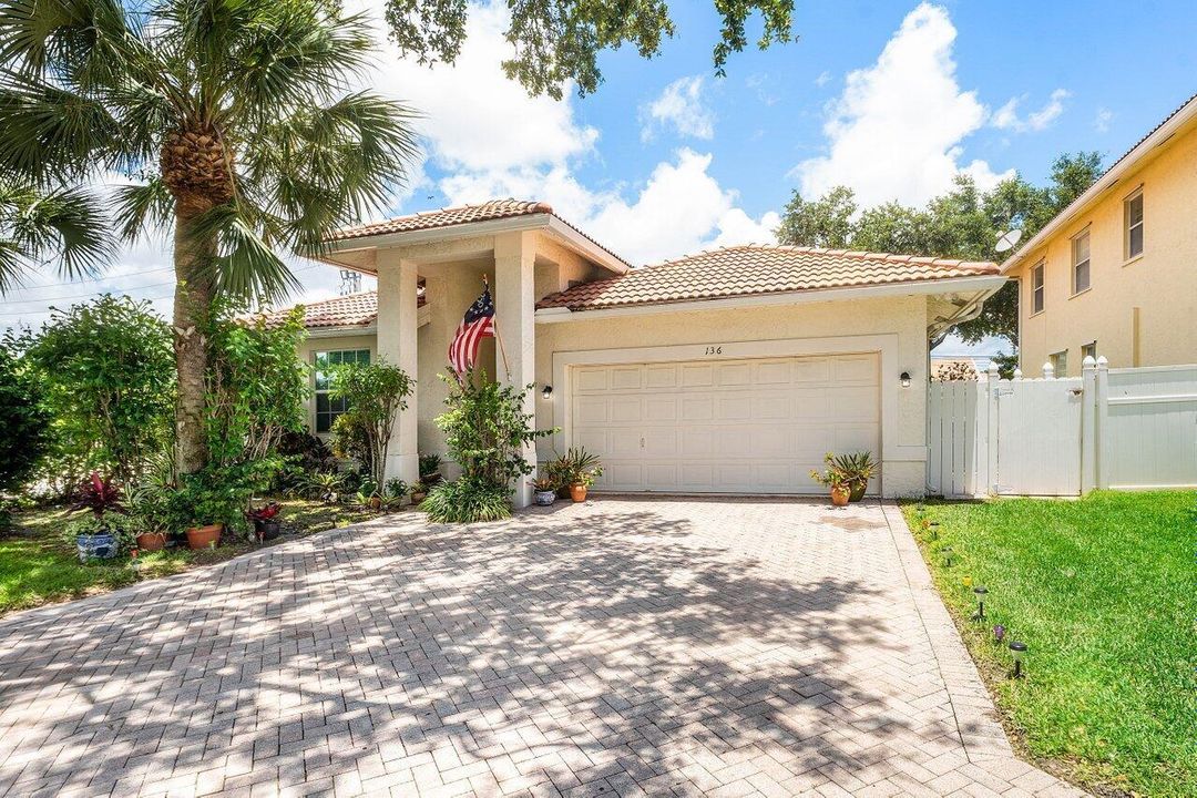 002-136HiddenHollowTerrace-PalmBeachGard
