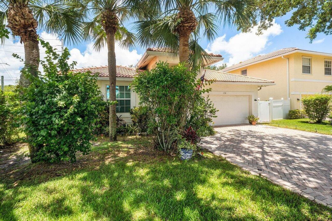 003-136HiddenHollowTerrace-PalmBeachGard