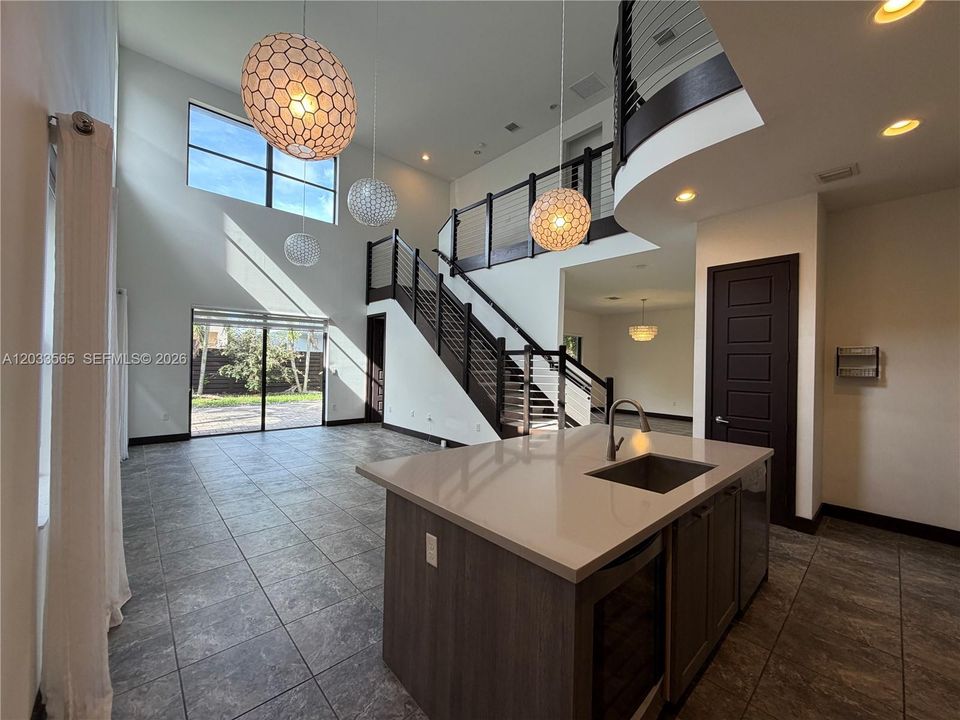 For Sale: $999,000 (5 beds, 3 baths, 3045 Square Feet)