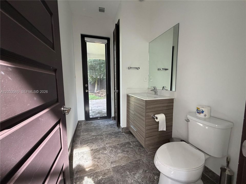 For Sale: $999,000 (5 beds, 3 baths, 3045 Square Feet)