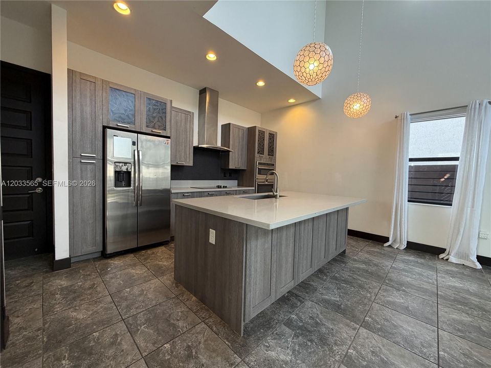 For Sale: $999,000 (5 beds, 3 baths, 3045 Square Feet)