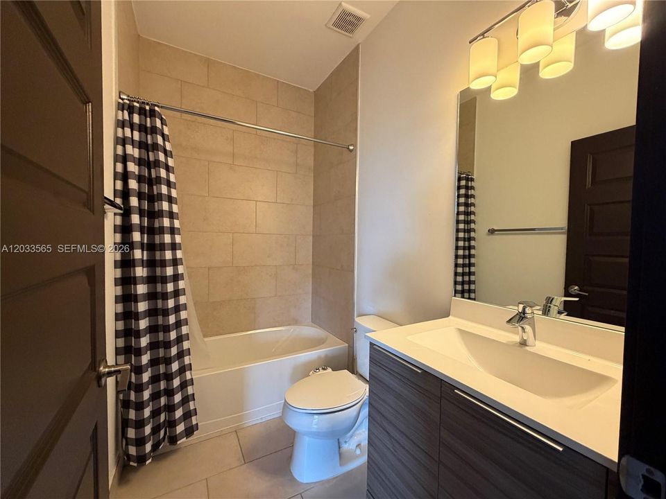 For Sale: $999,000 (5 beds, 3 baths, 3045 Square Feet)