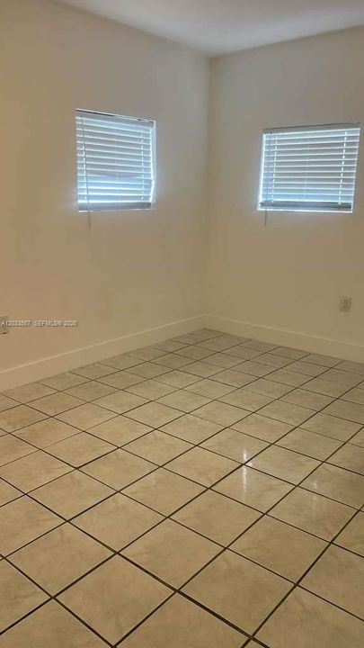 En Renta: $2,750 (3 camas, 1 baños, 1440 Pies cuadrados)