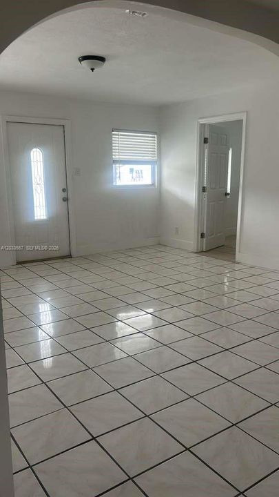 En Renta: $2,750 (3 camas, 1 baños, 1440 Pies cuadrados)