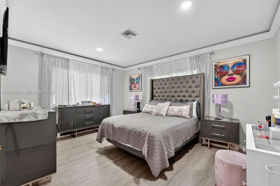 For Rent: $9,600 (3 beds, 3 baths, 2786 Square Feet)