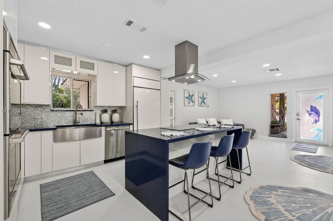 For Rent: $9,600 (3 beds, 3 baths, 2786 Square Feet)