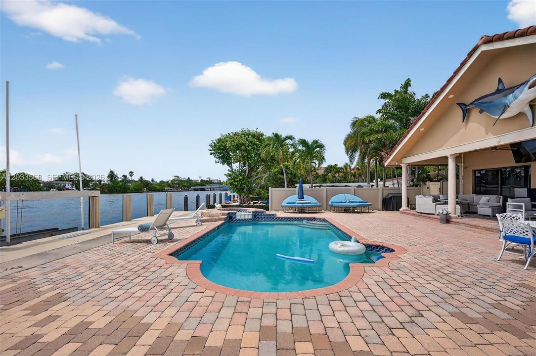For Rent: $9,600 (3 beds, 3 baths, 2786 Square Feet)