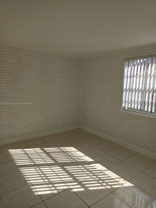 For Sale: $250,000 (2 beds, 2 baths, 1073 Square Feet)