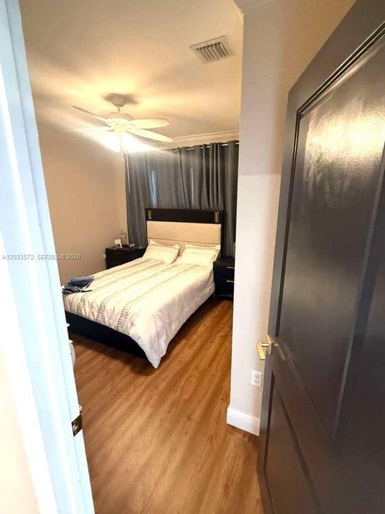 En Venta: $740,000 (5 camas, 3 baños, 2696 Pies cuadrados)